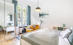 Lovely & Cozy Home With A C